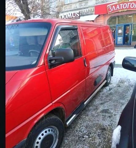 Червоний Фольксваген Transporter, об'ємом двигуна 2.5 л та пробігом 300 тис. км за 6500 $, фото 2 на Automoto.ua