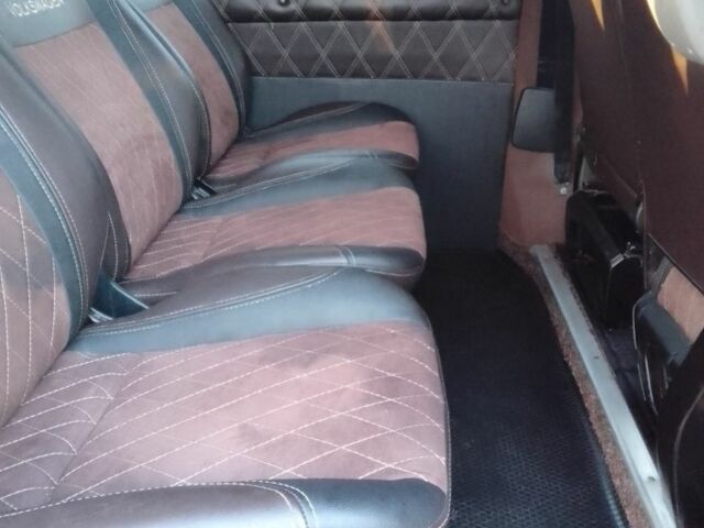 Красный Фольксваген Transporter, объемом двигателя 2.5 л и пробегом 375 тыс. км за 8300 $, фото 4 на Automoto.ua