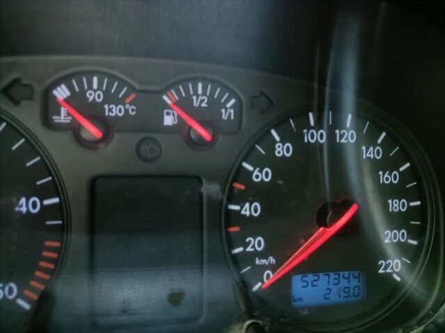 Красный Фольксваген Transporter, объемом двигателя 2.5 л и пробегом 527 тыс. км за 6700 $, фото 22 на Automoto.ua