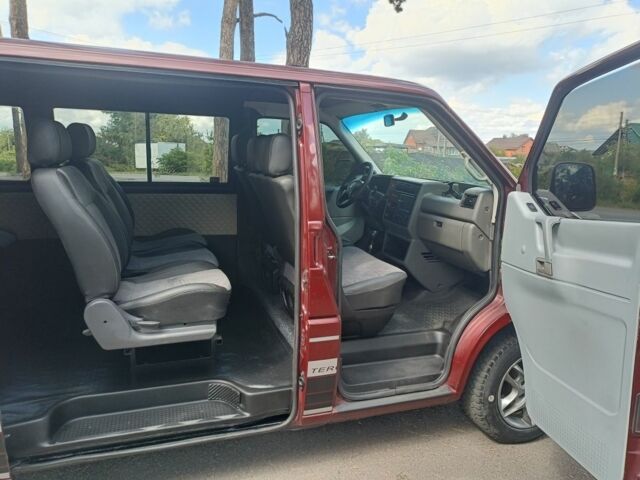 Красный Фольксваген Transporter, объемом двигателя 2.5 л и пробегом 527 тыс. км за 6700 $, фото 11 на Automoto.ua