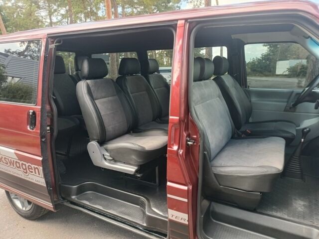 Красный Фольксваген Transporter, объемом двигателя 2.5 л и пробегом 527 тыс. км за 6700 $, фото 12 на Automoto.ua