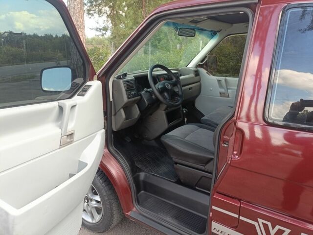 Красный Фольксваген Transporter, объемом двигателя 2.5 л и пробегом 527 тыс. км за 6700 $, фото 14 на Automoto.ua