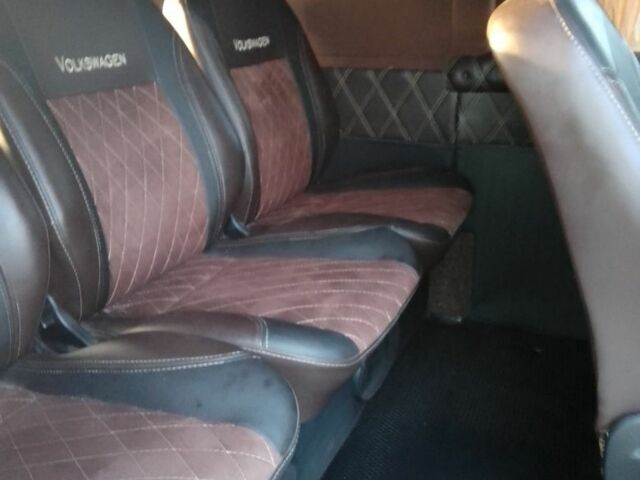 Красный Фольксваген Transporter, объемом двигателя 2.5 л и пробегом 375 тыс. км за 8300 $, фото 5 на Automoto.ua