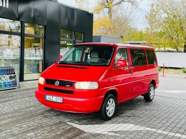Красный Фольксваген Transporter, объемом двигателя 0 л и пробегом 285 тыс. км за 3599 $, фото 1 на Automoto.ua
