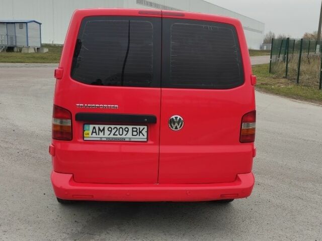 Красный Фольксваген Transporter, объемом двигателя 1.9 л и пробегом 345 тыс. км за 8000 $, фото 6 на Automoto.ua