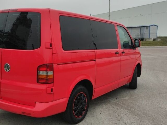 Красный Фольксваген Transporter, объемом двигателя 1.9 л и пробегом 345 тыс. км за 8000 $, фото 5 на Automoto.ua