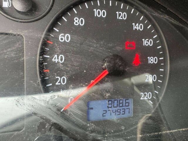 Красный Фольксваген Transporter, объемом двигателя 1.9 л и пробегом 274 тыс. км за 3714 $, фото 8 на Automoto.ua