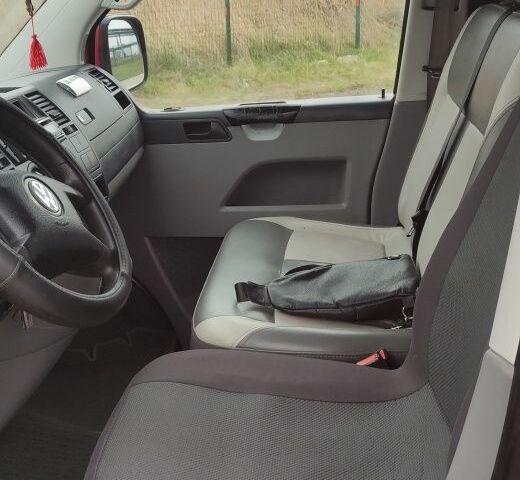 Красный Фольксваген Transporter, объемом двигателя 1.9 л и пробегом 345 тыс. км за 8000 $, фото 8 на Automoto.ua