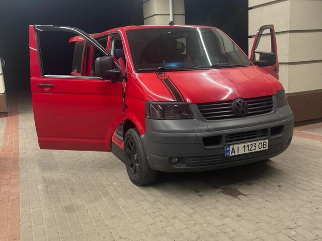 Красный Фольксваген Transporter, объемом двигателя 2.5 л и пробегом 365 тыс. км за 9200 $, фото 3 на Automoto.ua
