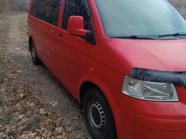 Красный Фольксваген Transporter, объемом двигателя 1.9 л и пробегом 400 тыс. км за 8500 $, фото 1 на Automoto.ua