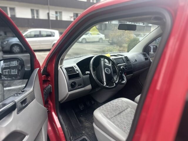 Красный Фольксваген Transporter, объемом двигателя 1.9 л и пробегом 252 тыс. км за 7500 $, фото 4 на Automoto.ua