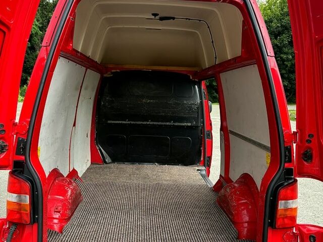 Красный Фольксваген Transporter, объемом двигателя 2.5 л и пробегом 322 тыс. км за 7200 $, фото 8 на Automoto.ua