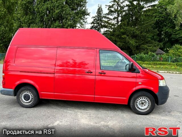 Красный Фольксваген Transporter, объемом двигателя 2.5 л и пробегом 322 тыс. км за 7200 $, фото 4 на Automoto.ua