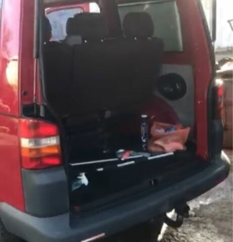 Червоний Фольксваген Transporter, об'ємом двигуна 2.5 л та пробігом 190 тис. км за 10200 $, фото 4 на Automoto.ua