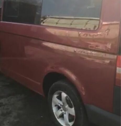 Червоний Фольксваген Transporter, об'ємом двигуна 2.5 л та пробігом 190 тис. км за 10200 $, фото 5 на Automoto.ua