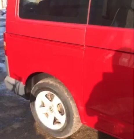 Червоний Фольксваген Transporter, об'ємом двигуна 2.5 л та пробігом 190 тис. км за 10200 $, фото 3 на Automoto.ua