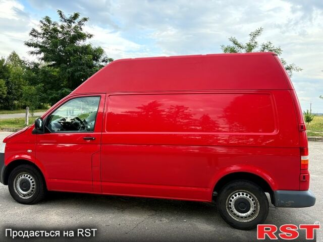 Красный Фольксваген Transporter, объемом двигателя 2.5 л и пробегом 322 тыс. км за 7200 $, фото 3 на Automoto.ua