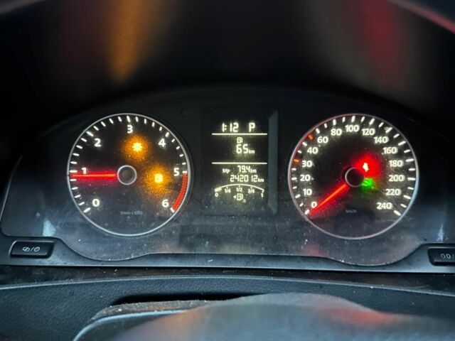 Красный Фольксваген Transporter, объемом двигателя 2 л и пробегом 240 тыс. км за 14586 $, фото 4 на Automoto.ua