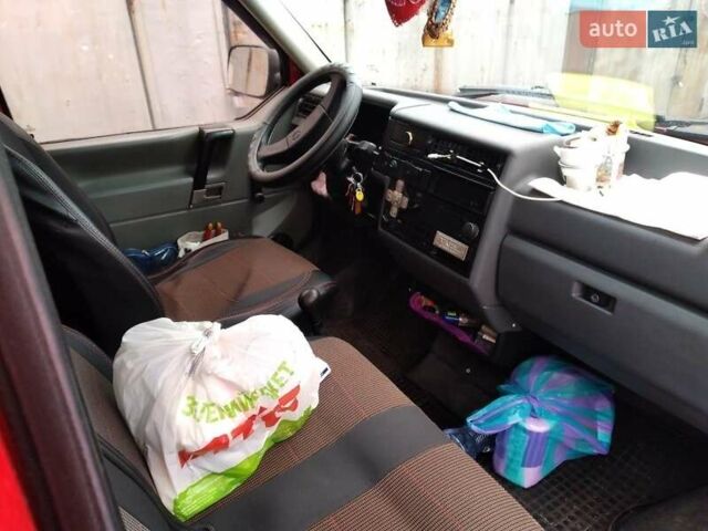 Красный Фольксваген Transporter, объемом двигателя 2 л и пробегом 50 тыс. км за 4500 $, фото 5 на Automoto.ua