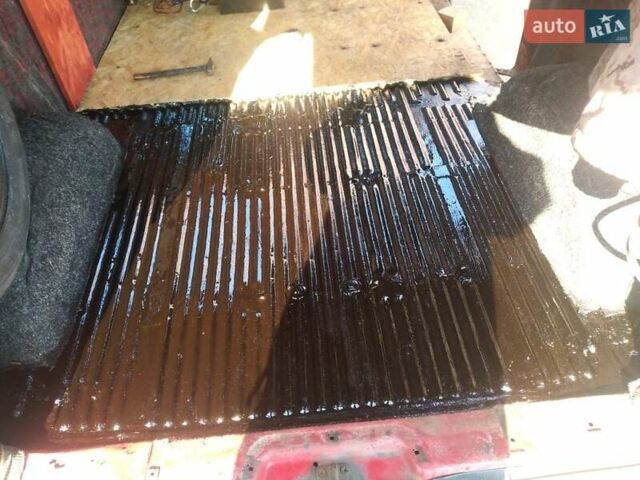 Красный Фольксваген Transporter, объемом двигателя 2 л и пробегом 50 тыс. км за 4500 $, фото 21 на Automoto.ua