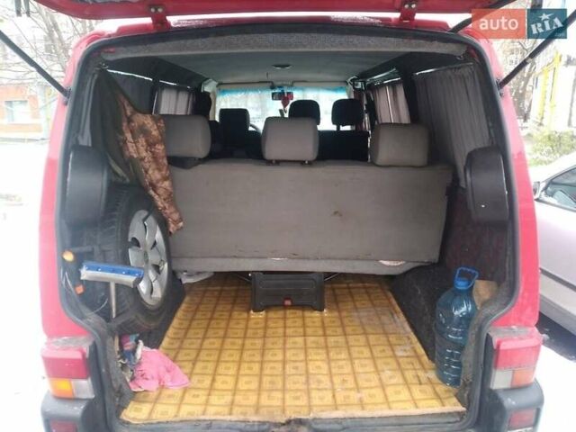 Красный Фольксваген Transporter, объемом двигателя 2 л и пробегом 50 тыс. км за 4500 $, фото 13 на Automoto.ua