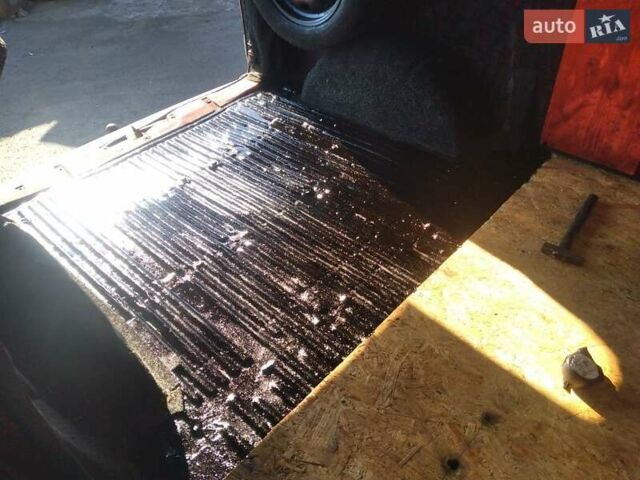 Красный Фольксваген Transporter, объемом двигателя 2 л и пробегом 50 тыс. км за 4500 $, фото 22 на Automoto.ua