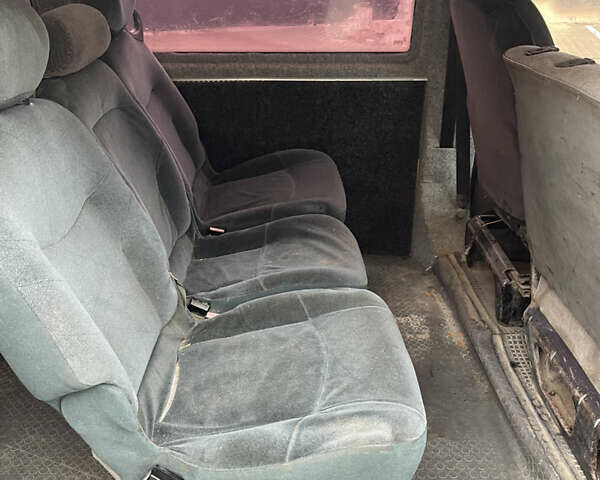 Красный Фольксваген Transporter, объемом двигателя 1.97 л и пробегом 300 тыс. км за 2999 $, фото 16 на Automoto.ua