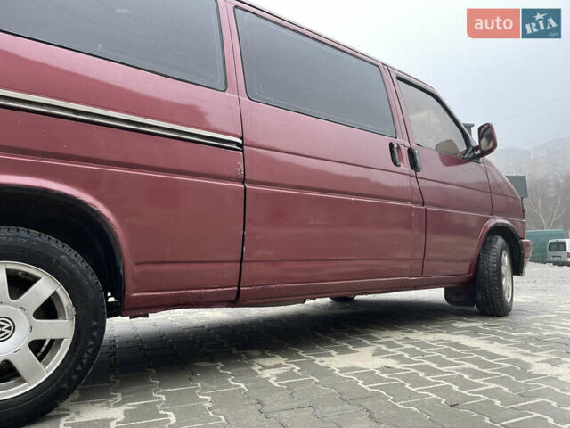 Красный Фольксваген Transporter, объемом двигателя 1.97 л и пробегом 300 тыс. км за 2999 $, фото 3 на Automoto.ua