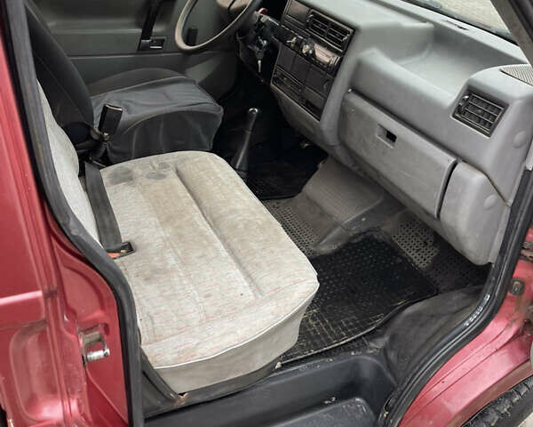 Красный Фольксваген Transporter, объемом двигателя 1.97 л и пробегом 300 тыс. км за 2999 $, фото 17 на Automoto.ua