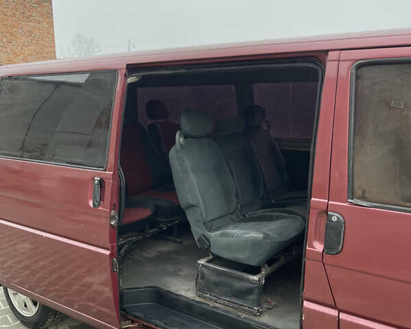 Красный Фольксваген Transporter, объемом двигателя 1.97 л и пробегом 300 тыс. км за 2999 $, фото 22 на Automoto.ua