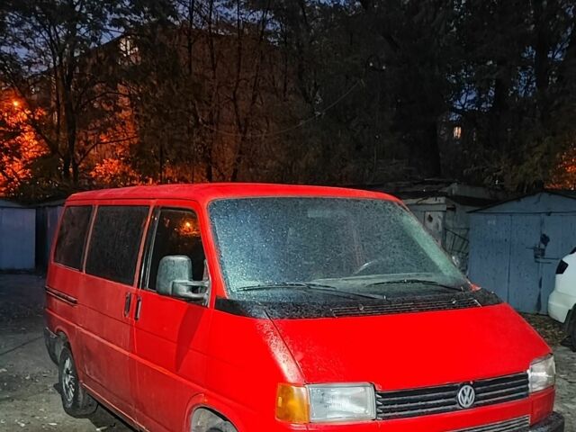Красный Фольксваген Transporter, объемом двигателя 2.4 л и пробегом 100 тыс. км за 2999 $, фото 3 на Automoto.ua