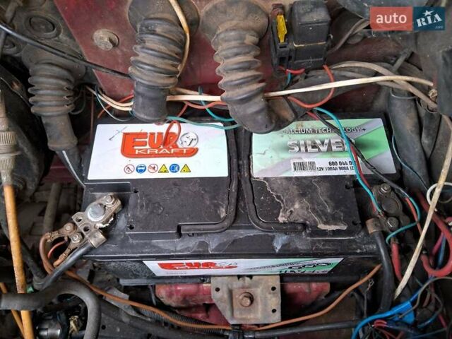 Красный Фольксваген Transporter, объемом двигателя 1.9 л и пробегом 414 тыс. км за 4500 $, фото 4 на Automoto.ua