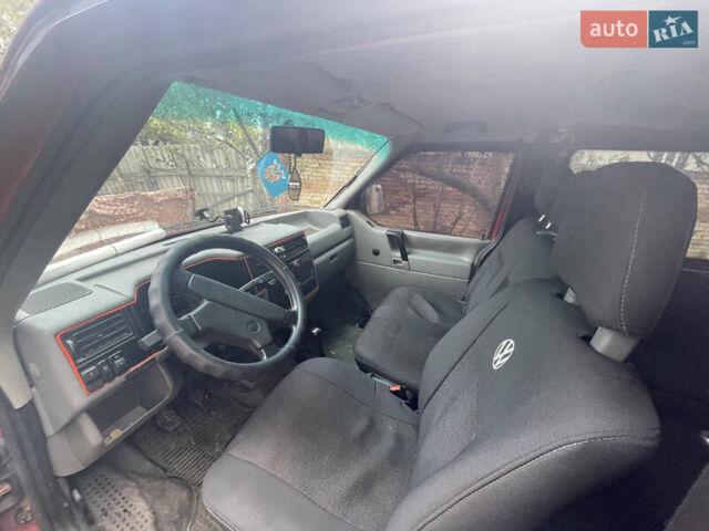 Червоний Фольксваген Transporter, об'ємом двигуна 1.9 л та пробігом 420 тис. км за 5099 $, фото 7 на Automoto.ua