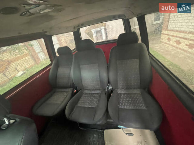 Червоний Фольксваген Transporter, об'ємом двигуна 1.9 л та пробігом 420 тис. км за 5099 $, фото 9 на Automoto.ua