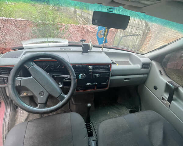 Червоний Фольксваген Transporter, об'ємом двигуна 1.9 л та пробігом 420 тис. км за 5099 $, фото 8 на Automoto.ua