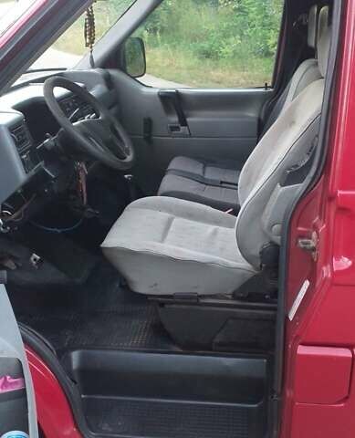 Червоний Фольксваген Transporter, об'ємом двигуна 2.4 л та пробігом 459 тис. км за 5200 $, фото 2 на Automoto.ua