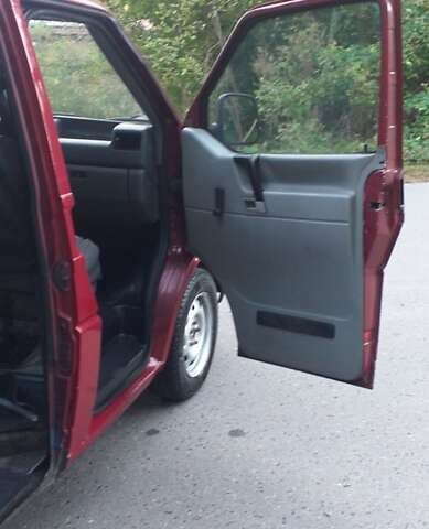 Червоний Фольксваген Transporter, об'ємом двигуна 2.4 л та пробігом 459 тис. км за 5200 $, фото 3 на Automoto.ua