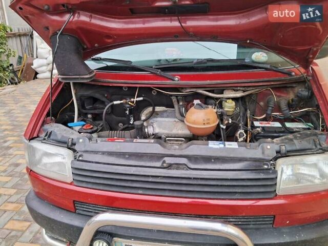 Красный Фольксваген Transporter, объемом двигателя 1.9 л и пробегом 414 тыс. км за 4500 $, фото 3 на Automoto.ua