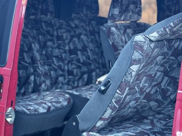 Красный Фольксваген Transporter, объемом двигателя 1.9 л и пробегом 324 тыс. км за 4500 $, фото 14 на Automoto.ua