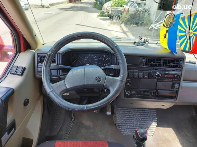 Красный Фольксваген Transporter, объемом двигателя 1.9 л и пробегом 400 тыс. км за 6400 $, фото 12 на Automoto.ua