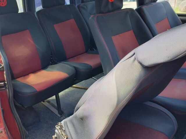 Красный Фольксваген Transporter, объемом двигателя 1.9 л и пробегом 400 тыс. км за 6400 $, фото 8 на Automoto.ua