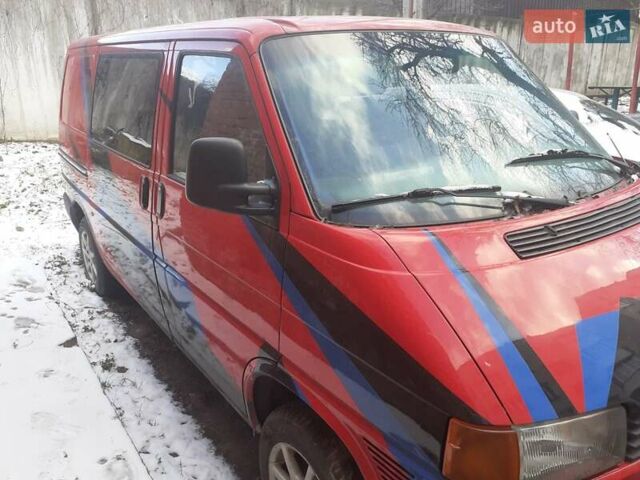 Красный Фольксваген Transporter, объемом двигателя 1.9 л и пробегом 340 тыс. км за 4100 $, фото 2 на Automoto.ua