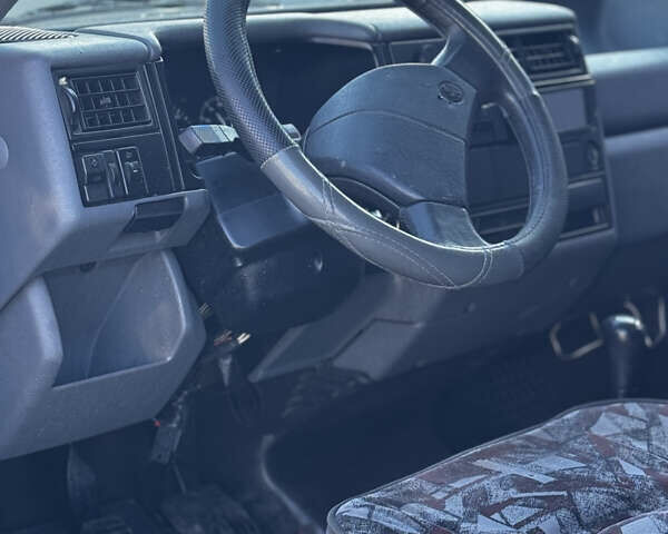 Красный Фольксваген Transporter, объемом двигателя 1.9 л и пробегом 324 тыс. км за 4500 $, фото 15 на Automoto.ua