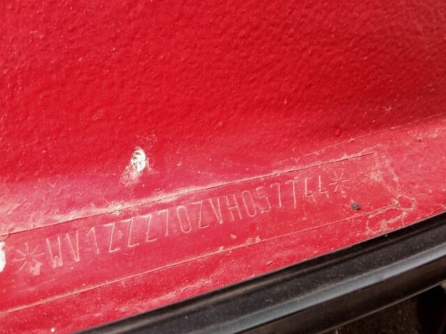 Красный Фольксваген Transporter, объемом двигателя 2.5 л и пробегом 470 тыс. км за 3200 $, фото 4 на Automoto.ua