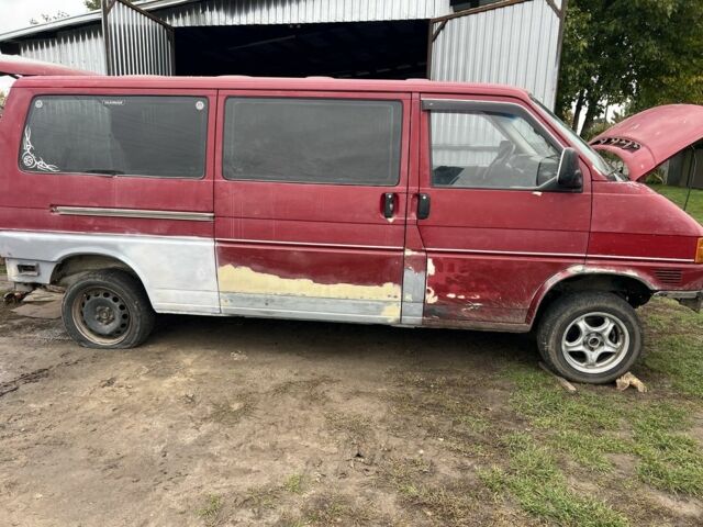 Красный Фольксваген Transporter, объемом двигателя 1.9 л и пробегом 390 тыс. км за 2900 $, фото 4 на Automoto.ua