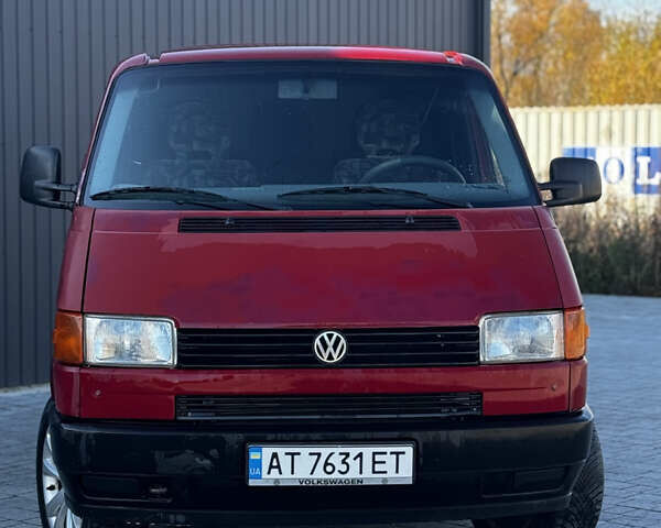 Красный Фольксваген Transporter, объемом двигателя 1.9 л и пробегом 324 тыс. км за 4500 $, фото 3 на Automoto.ua