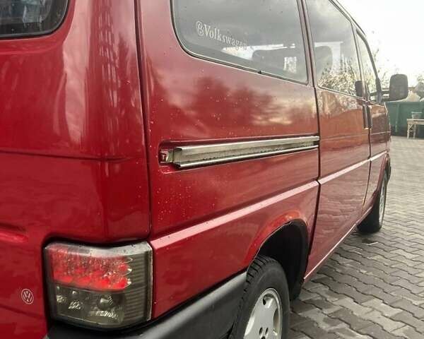Красный Фольксваген Transporter, объемом двигателя 1.9 л и пробегом 350 тыс. км за 4650 $, фото 2 на Automoto.ua