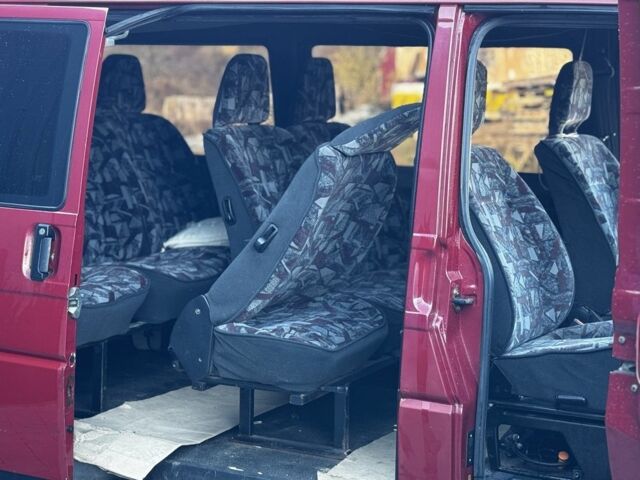 Красный Фольксваген Transporter, объемом двигателя 1.9 л и пробегом 324 тыс. км за 4500 $, фото 13 на Automoto.ua