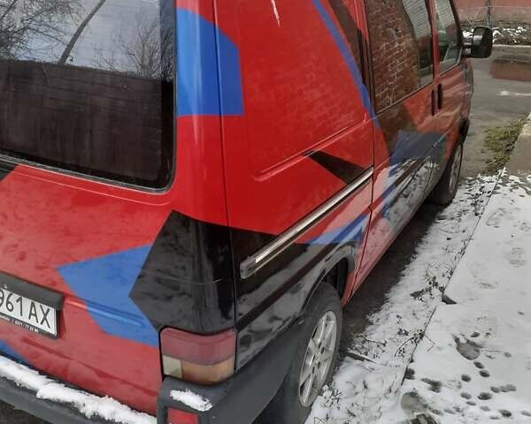 Красный Фольксваген Transporter, объемом двигателя 1.9 л и пробегом 340 тыс. км за 4100 $, фото 4 на Automoto.ua