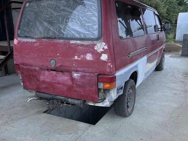 Красный Фольксваген Transporter, объемом двигателя 1.9 л и пробегом 390 тыс. км за 2900 $, фото 3 на Automoto.ua